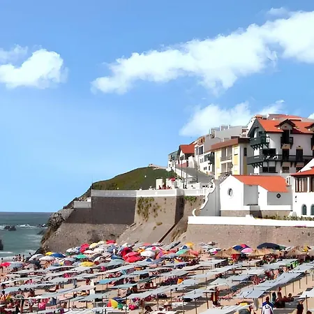 Semesterbostad Charming In With Shared Pool