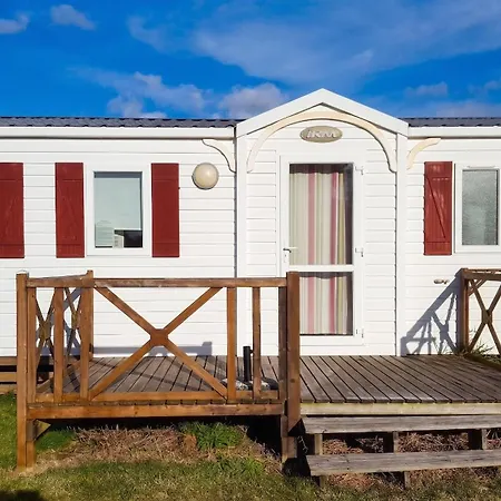 Tatil Evi Charming In With Shared Pool